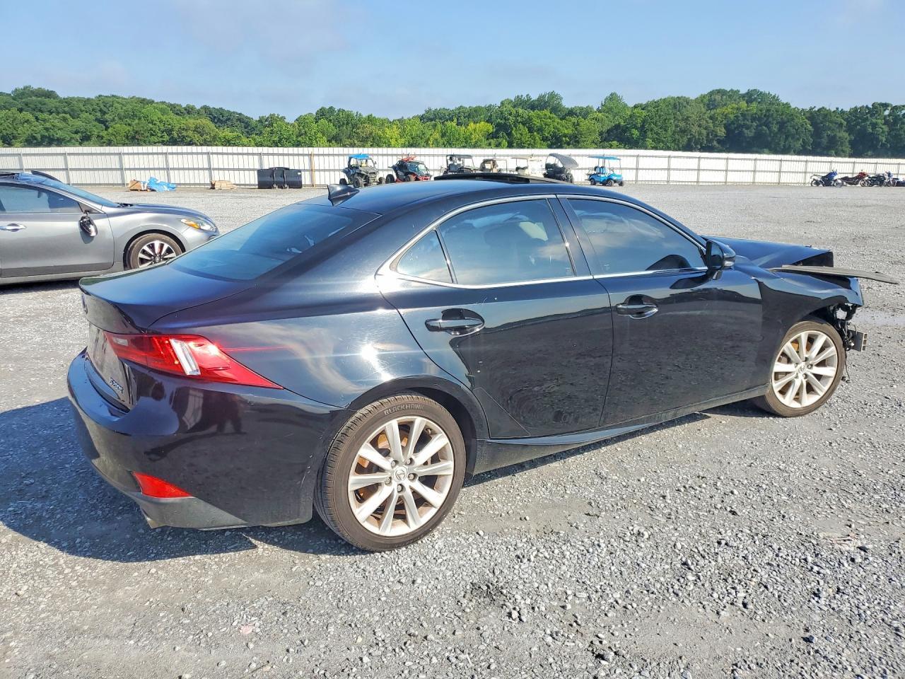 2016 Lexus Is 200T - Фото 3