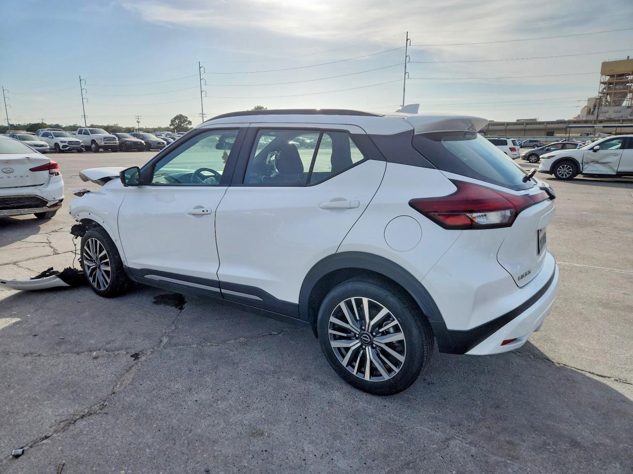 2024 Nissan Kicks Sr - Фото 2