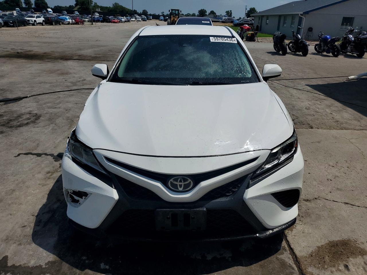 2019 Toyota Camry Se - Image 5