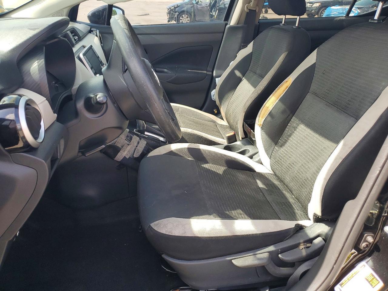 2021 Nissan Versa Sv - Image 7