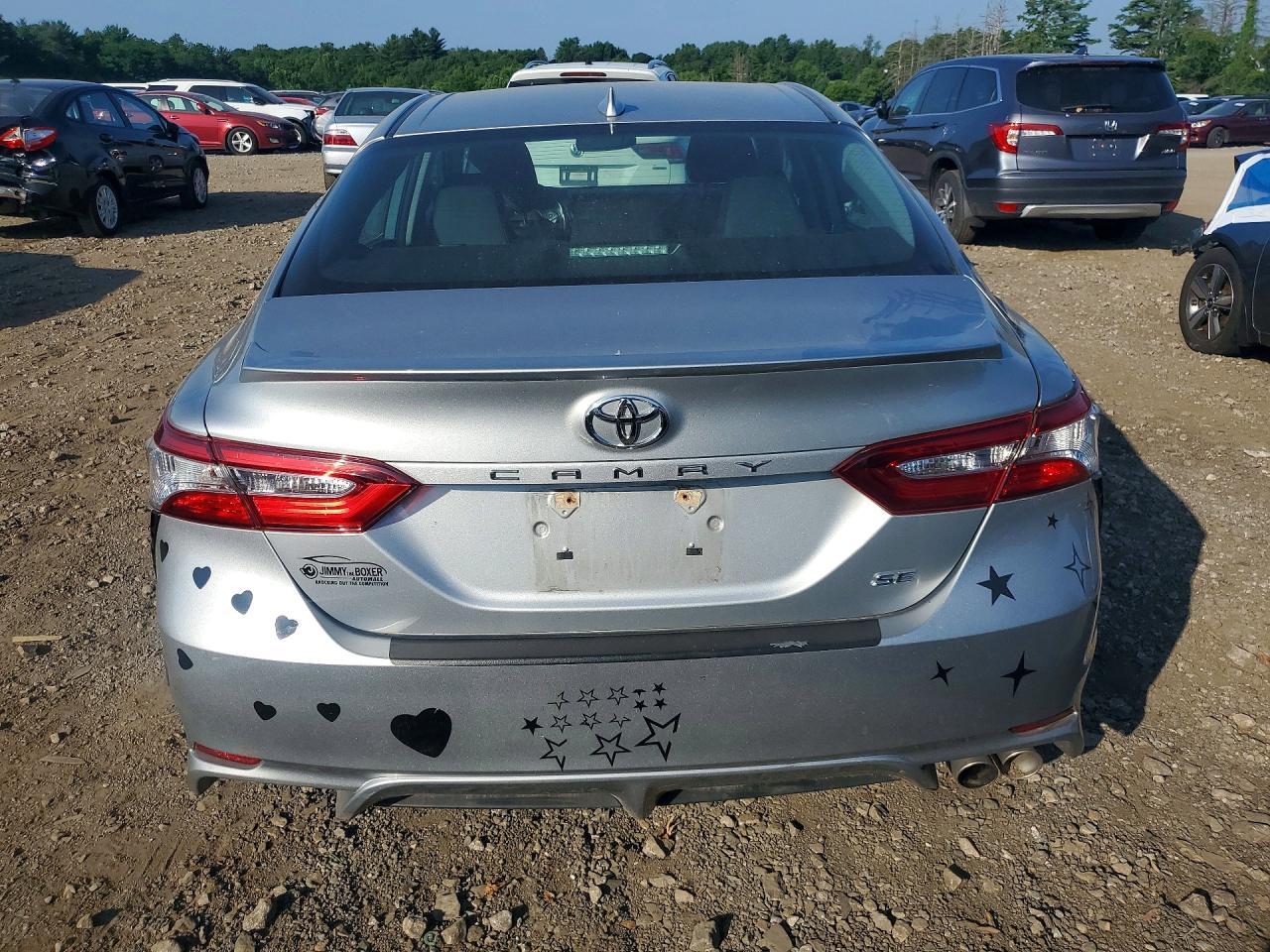 2020 Toyota Camry - Фото 6