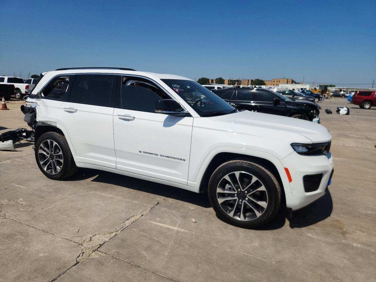2023 Jeep Grand Cherokee Overland 4Xe - Фото 4