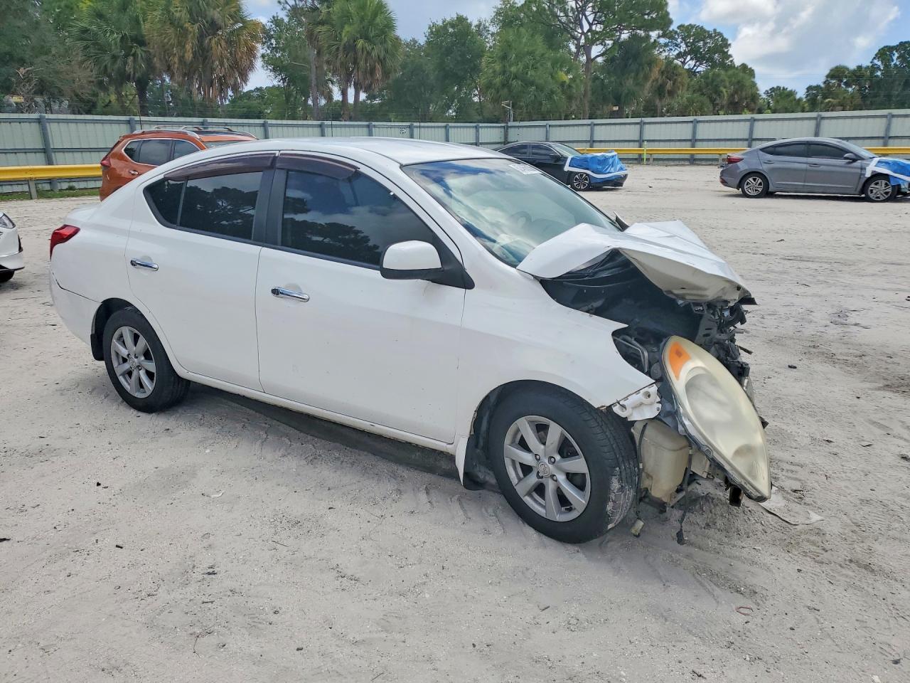 2012 Nissan Versa 1.6 Sl - Фото 4