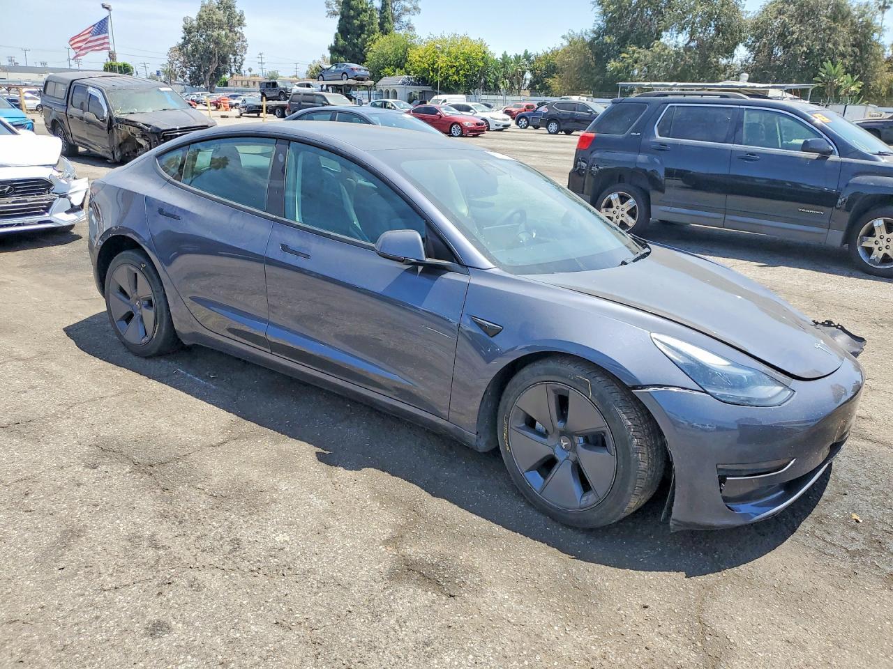 2023 Tesla Model 3 - Фото 4