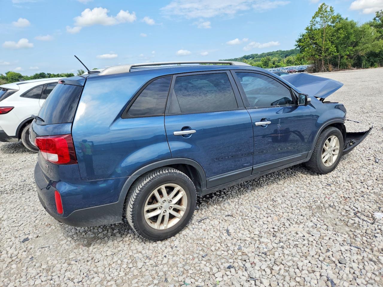 2015 Kia Sorento Lx - Image 3