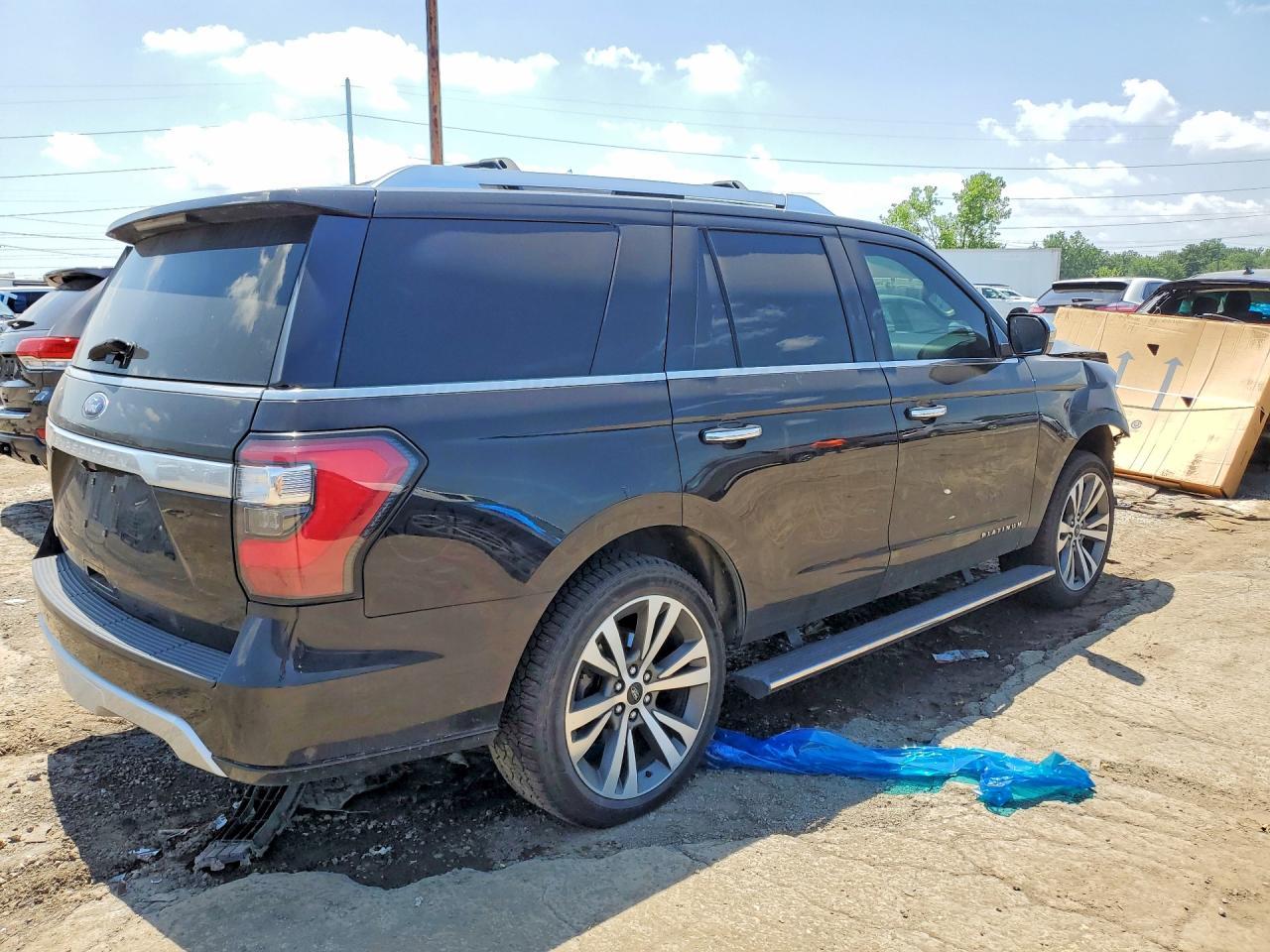 2020 Ford Expedition Platinum - Image 3