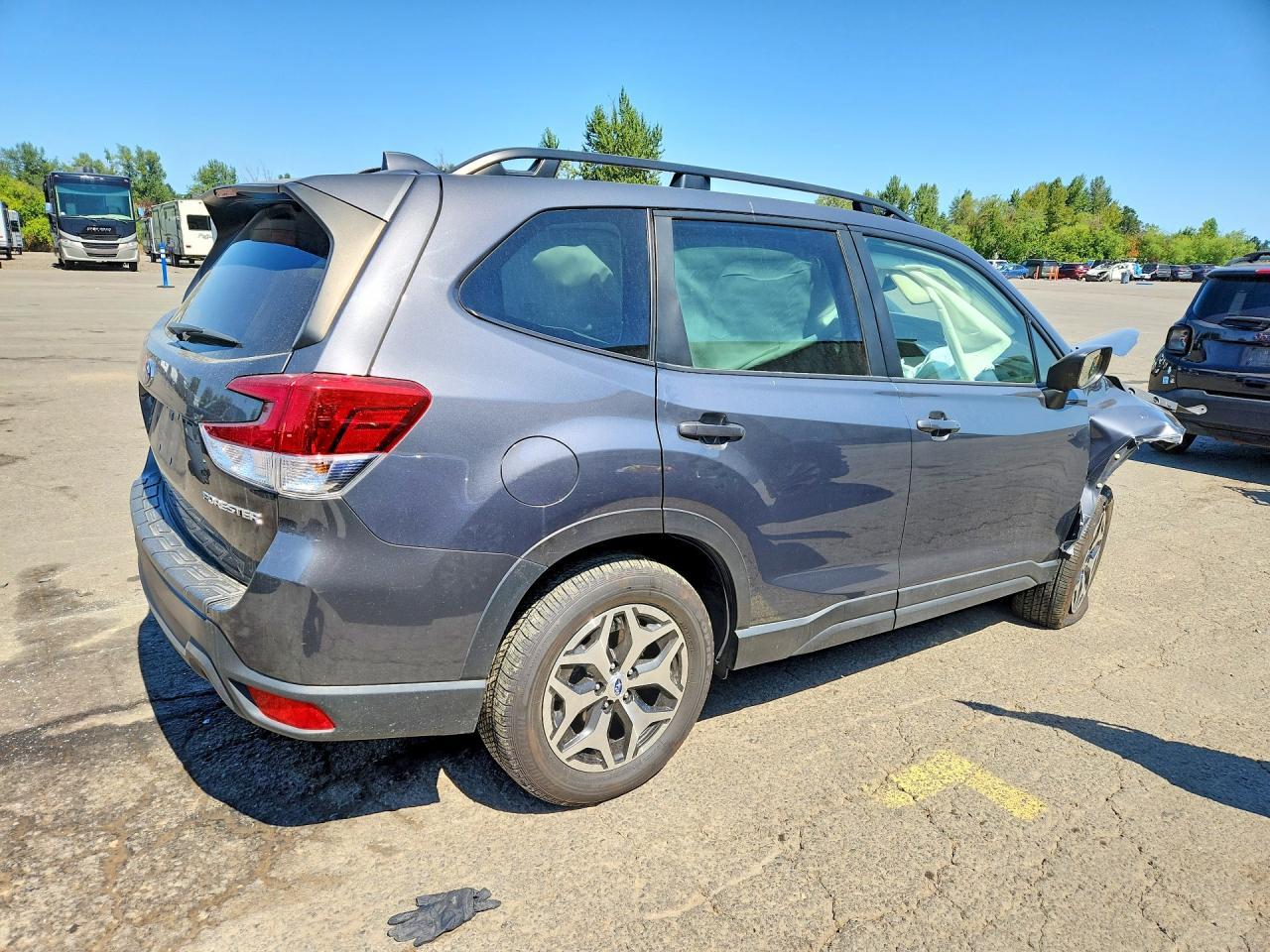 2022 Subaru Forester Premium - Фото 3