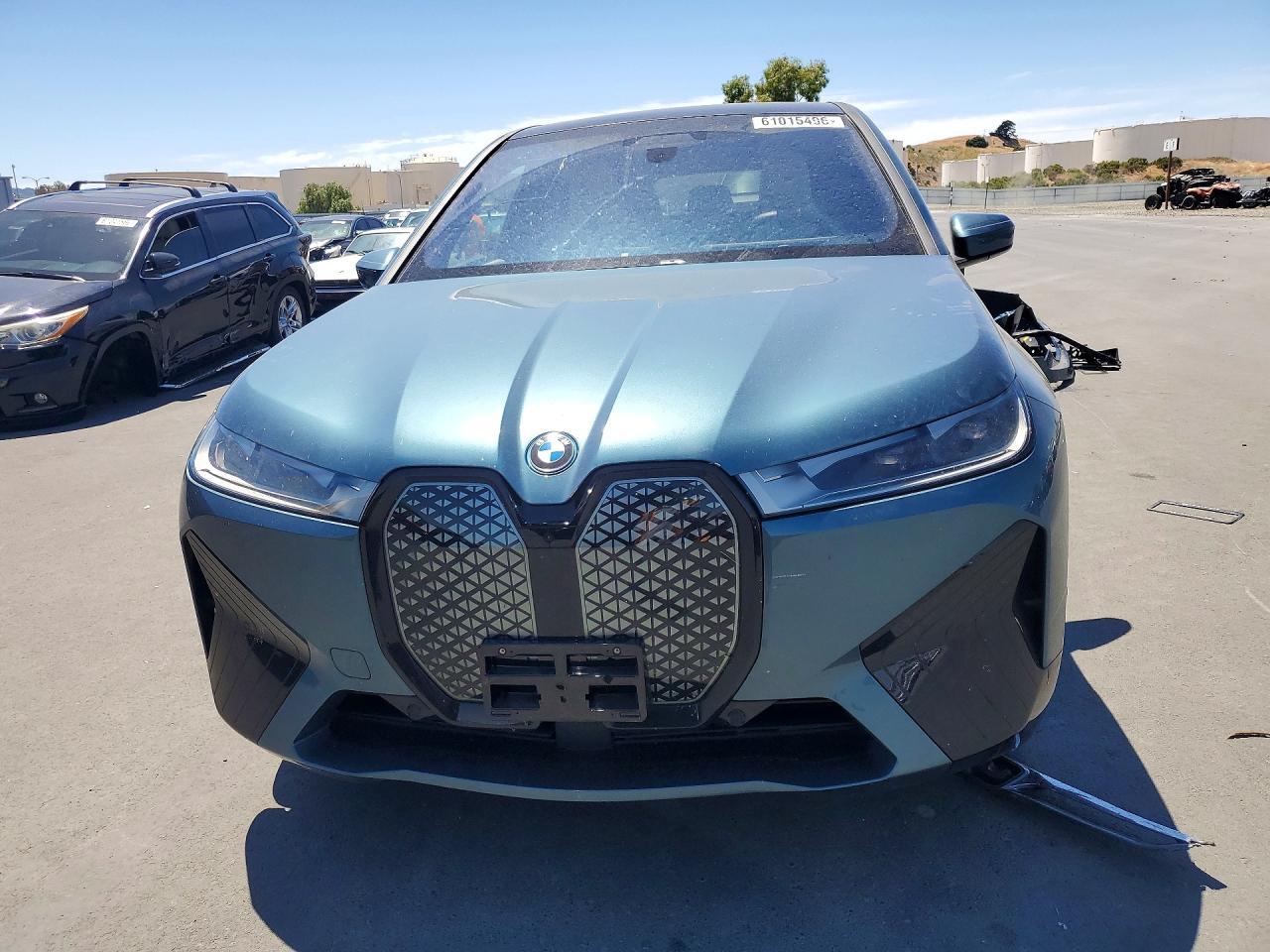 2025 BMW Ix xDrive50 - Фото 5