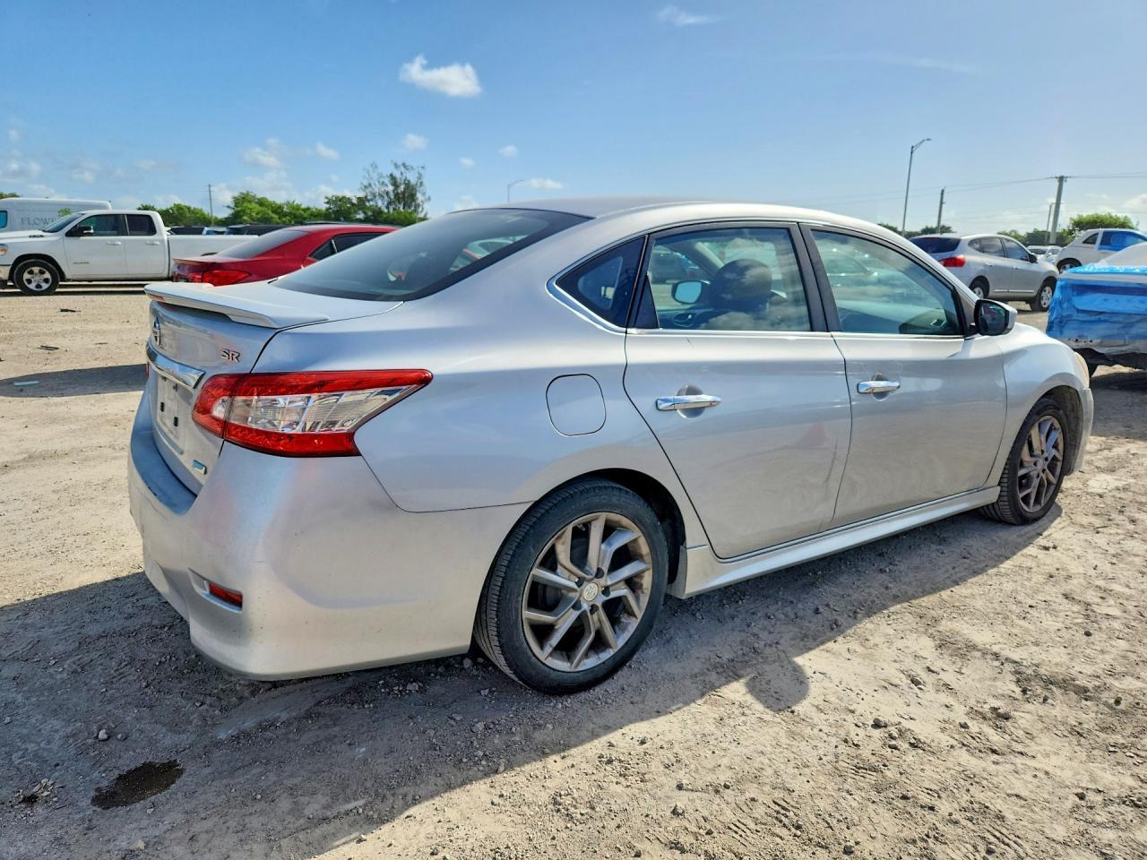 2013 Nissan Sentra S - Фото 3