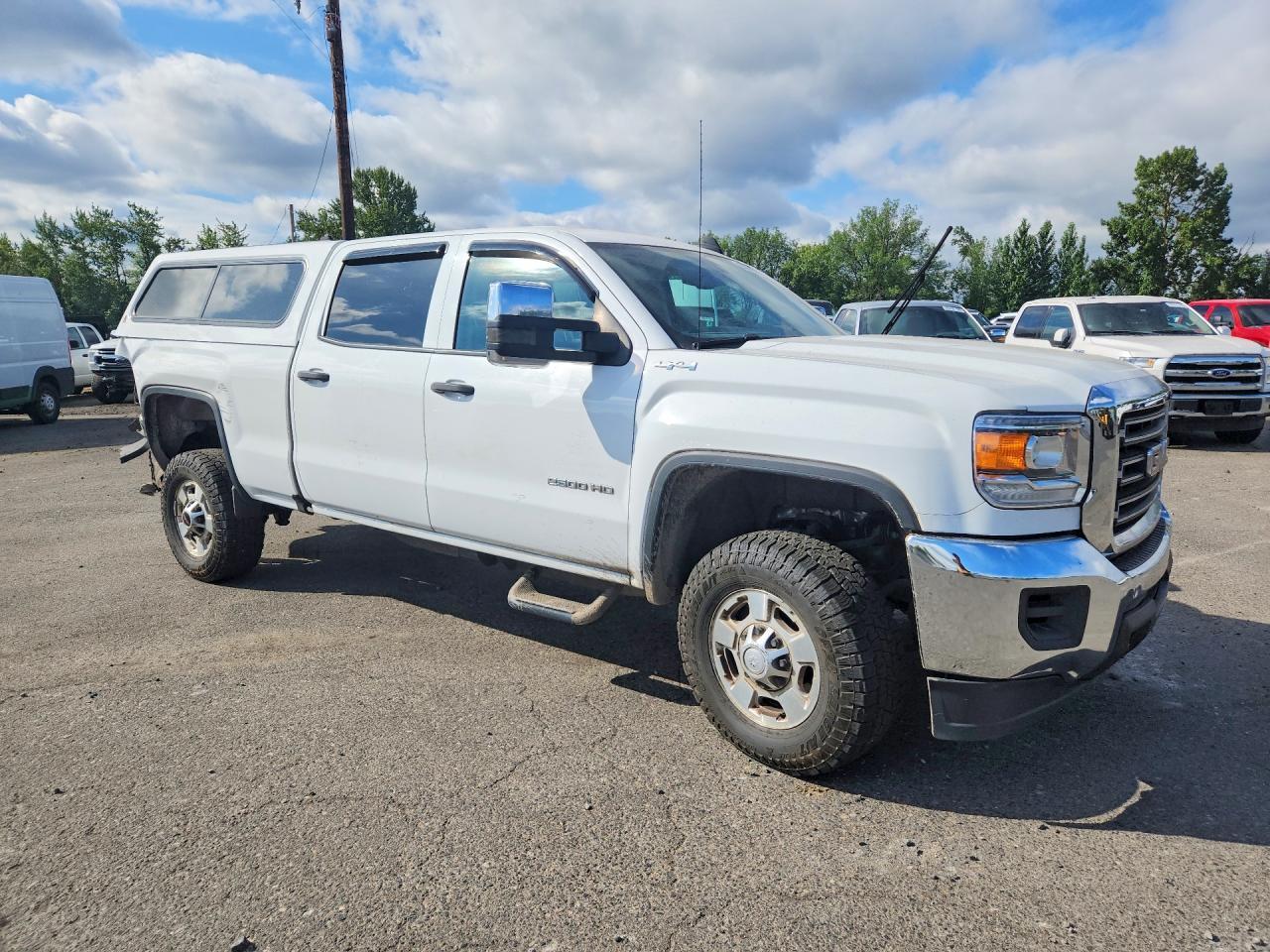 2017 GMC Sierra K2500 Heavy Duty - Image 4