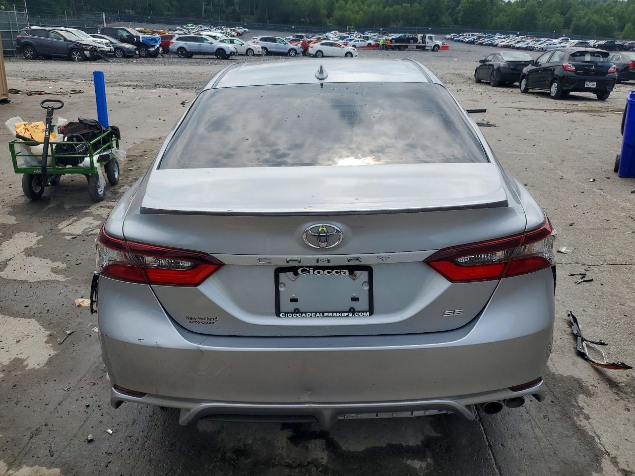 2021 Toyota Camry Se - Image 6