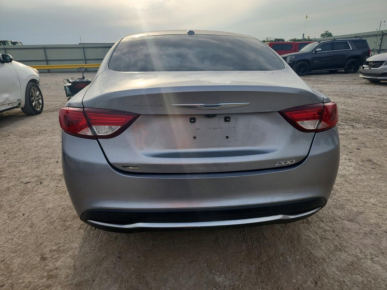 2015 Chrysler 200 Limited - Фото 6