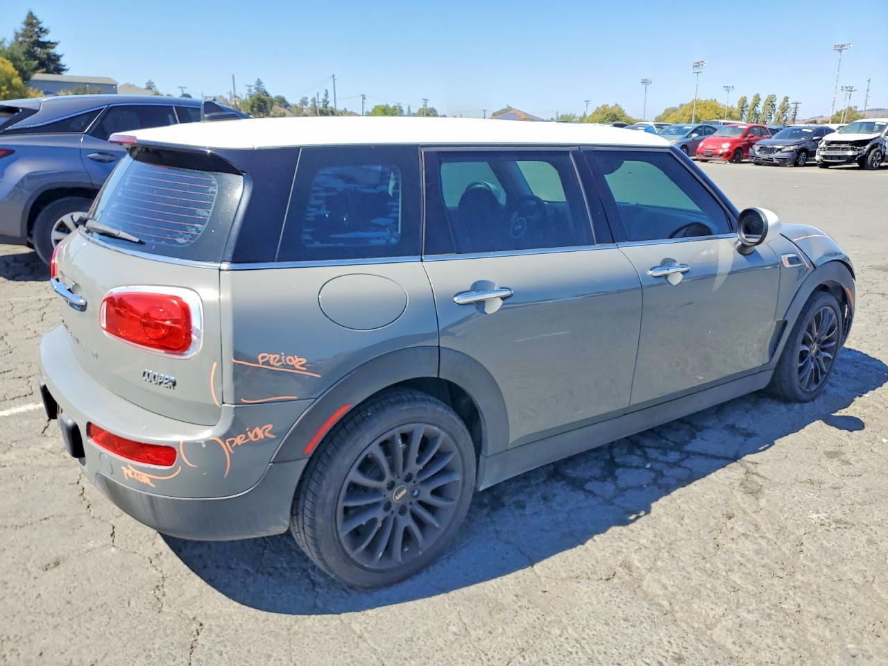 2017 Mini Cooper Clubman - Image 3