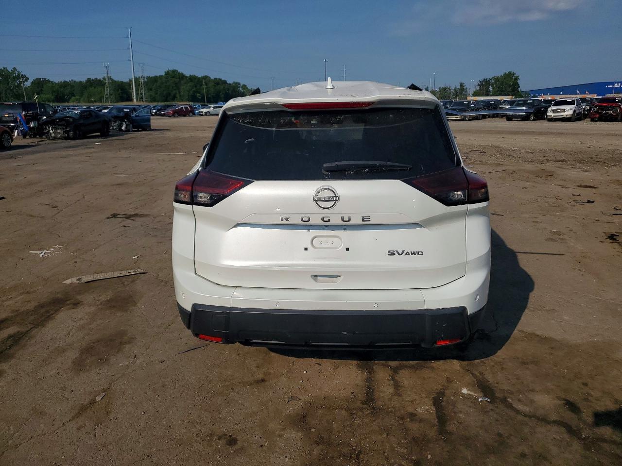 2024 Nissan Rogue Sv - Image 6