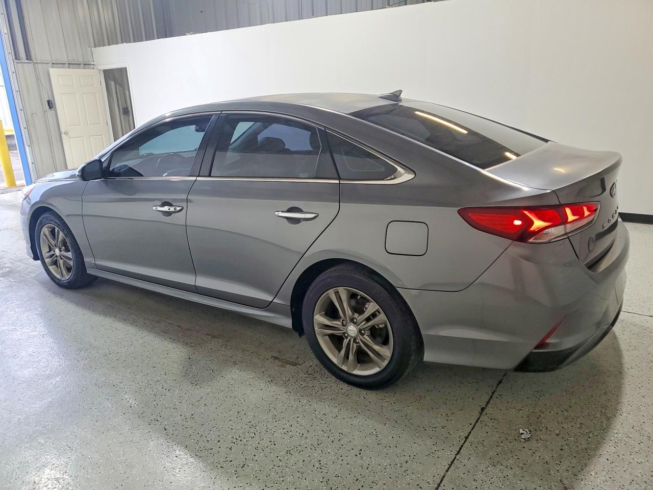 2018 Hyundai Sonata Limited - Фото 2