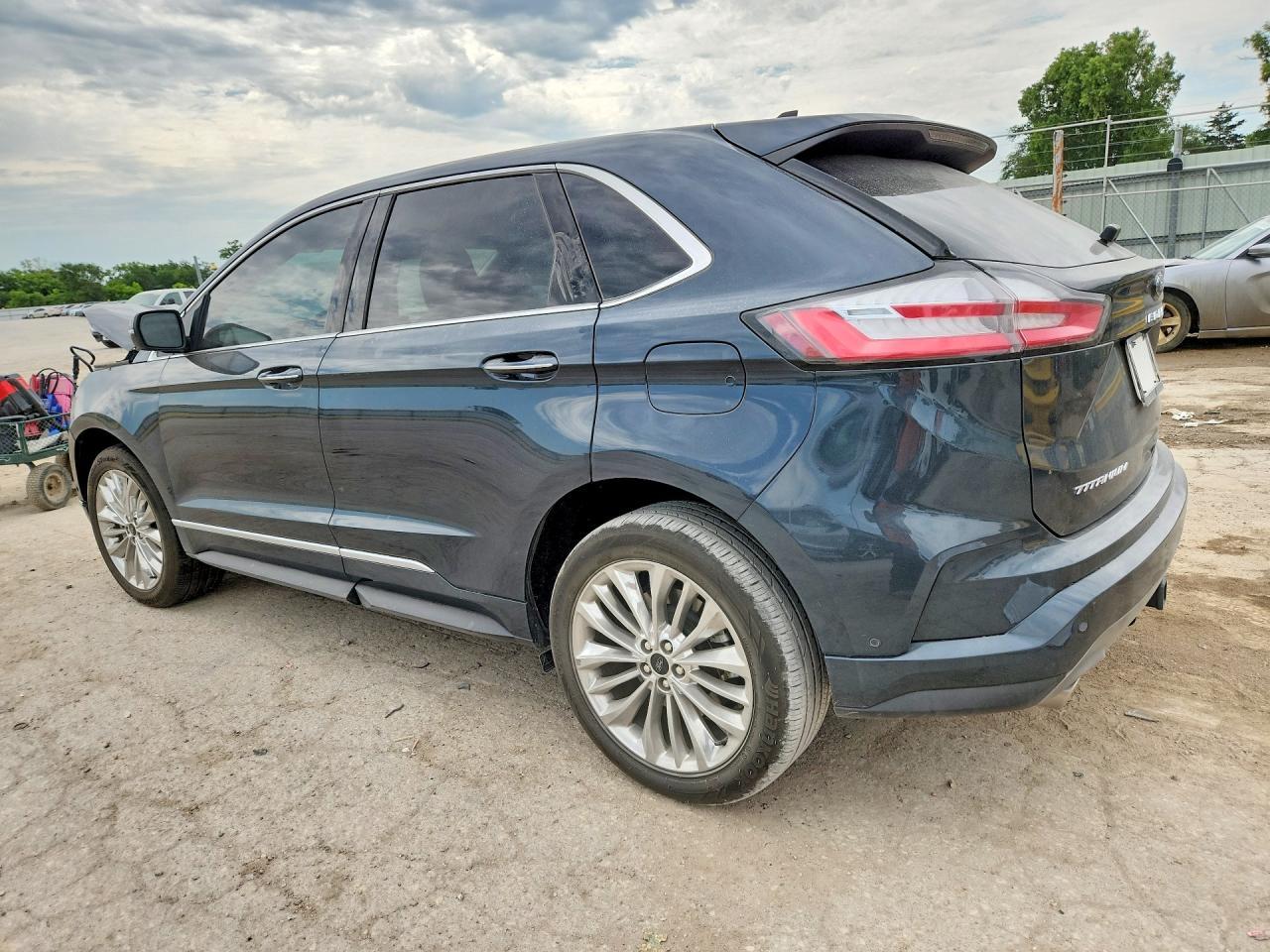 2024 Ford Edge Titanium - Image 2