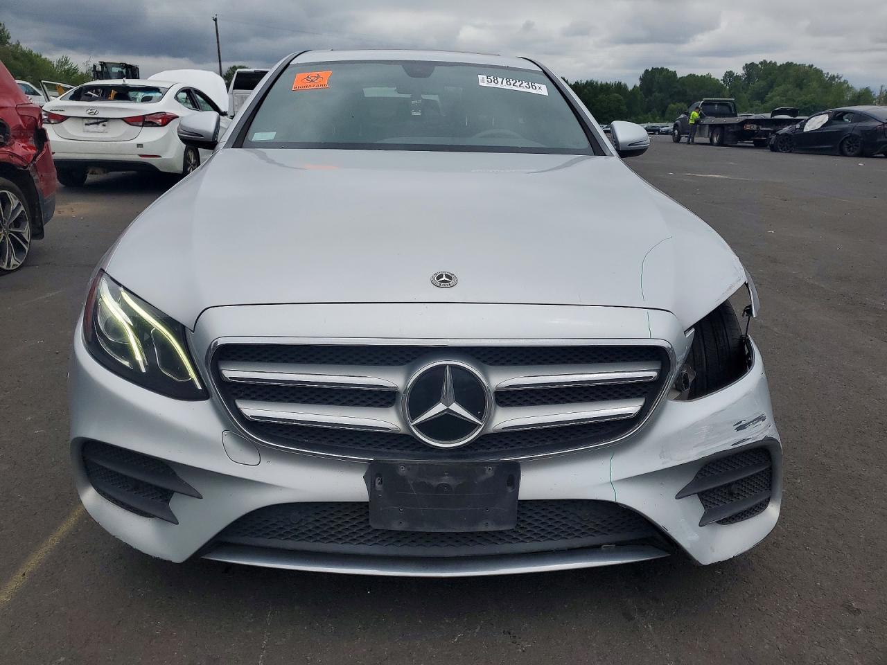2017 Mercedes-Benz E 300 - Фото 5