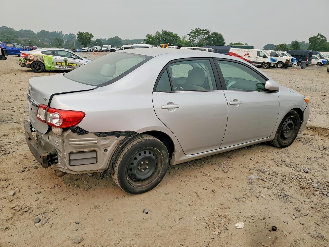 2013 Toyota Corolla Le - Фото 3