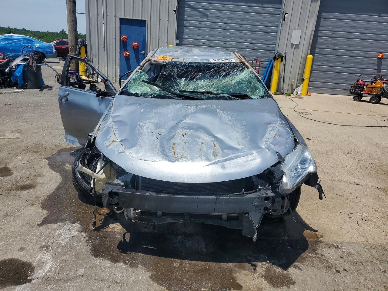 2015 Toyota Camry Le - Фото 5