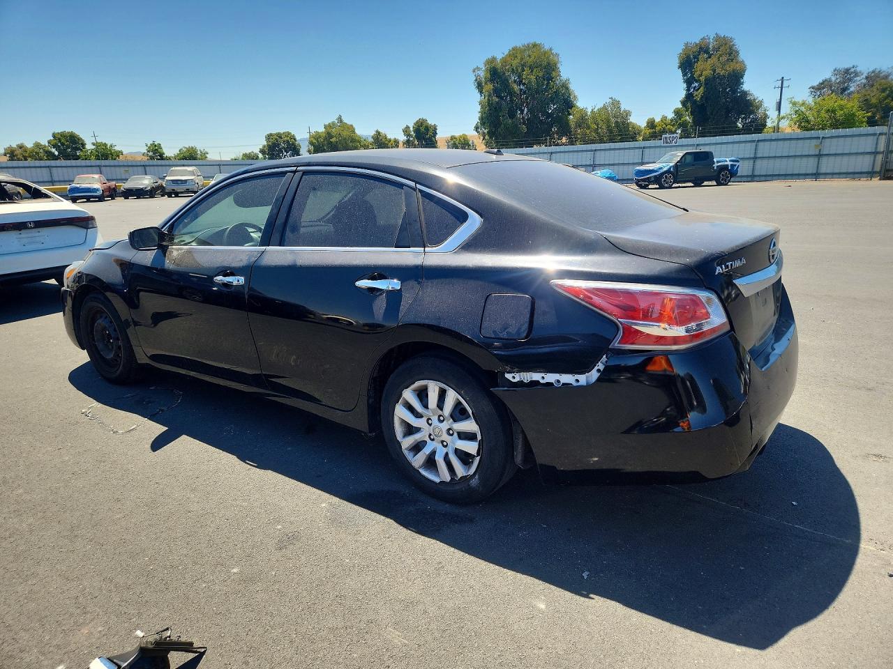 2015 Nissan Altima 2.5 S - Фото 2