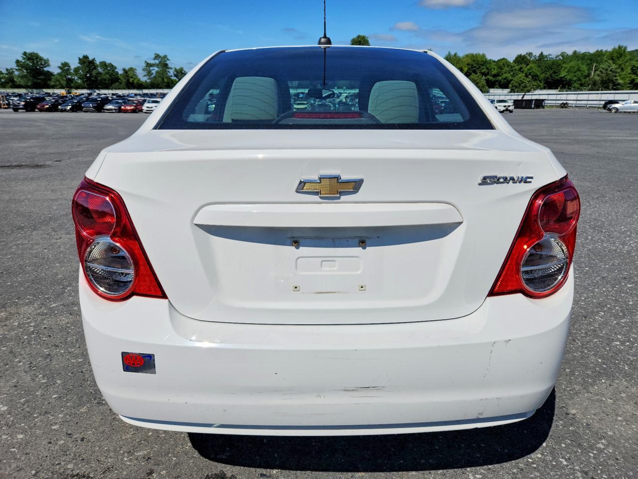 2015 Chevrolet Sonic Ls - Image 6