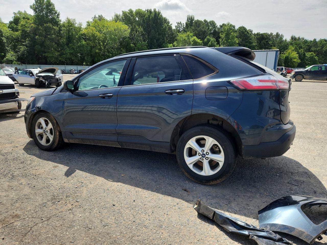 2022 Ford Edge Se - Image 2