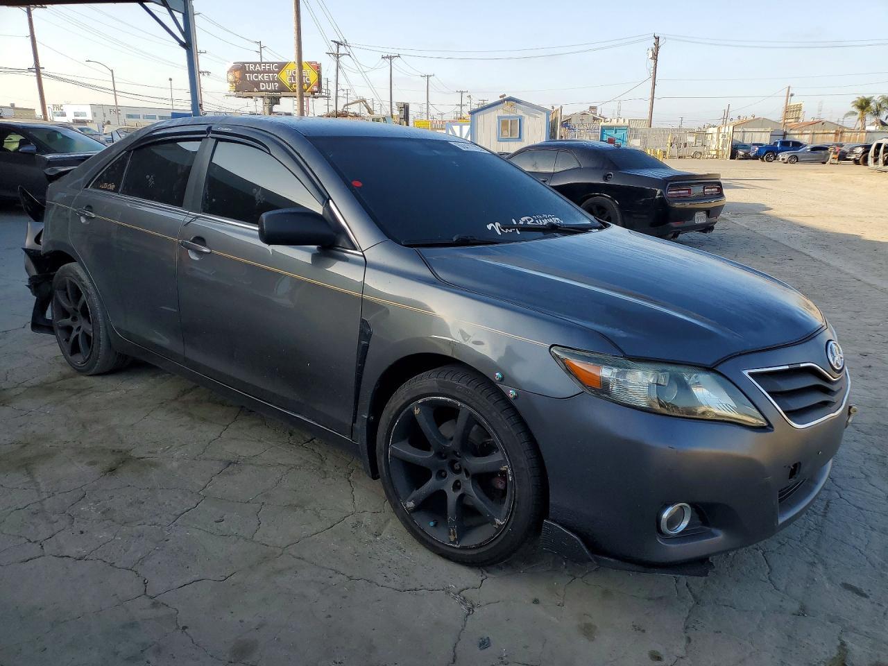 2011 Toyota Camry Le - Фото 4