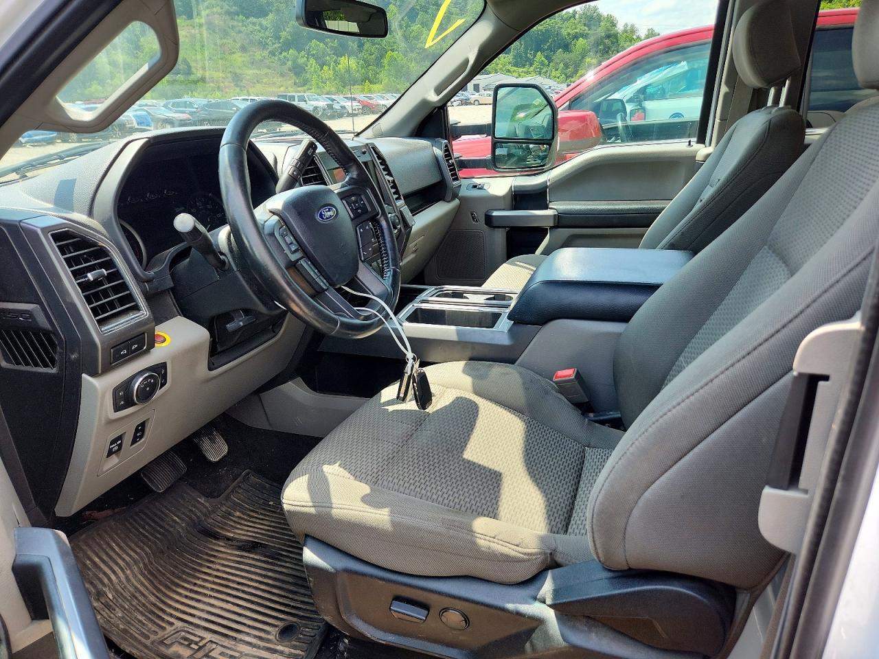 2019 Ford F150 Super Cab - Фото 7
