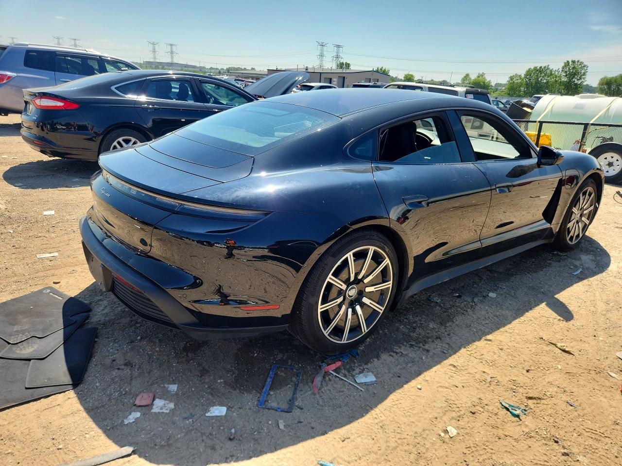2022 Porsche Taycan - Image 3