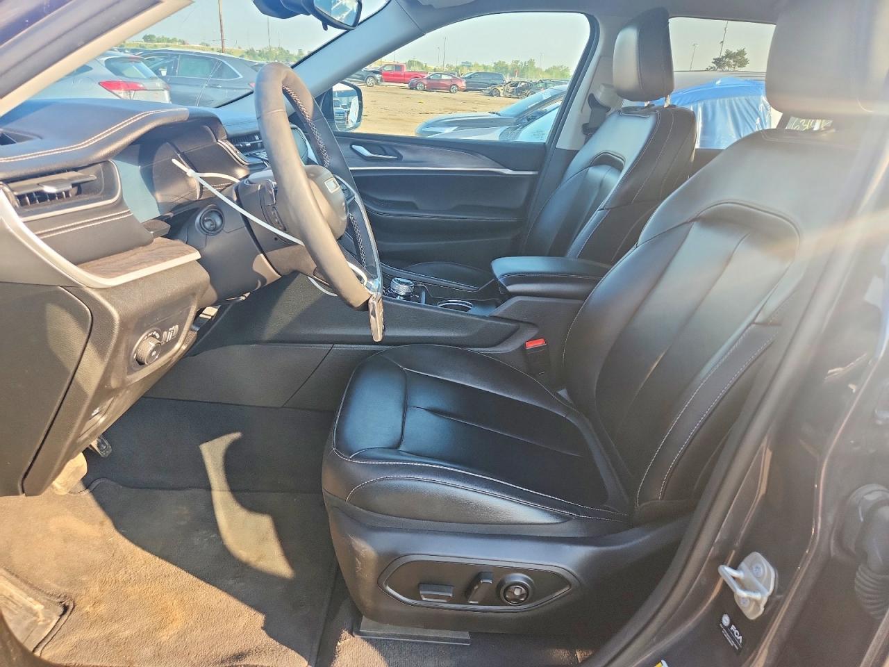 2023 Jeep Grand Cherokee Limited - Image 7