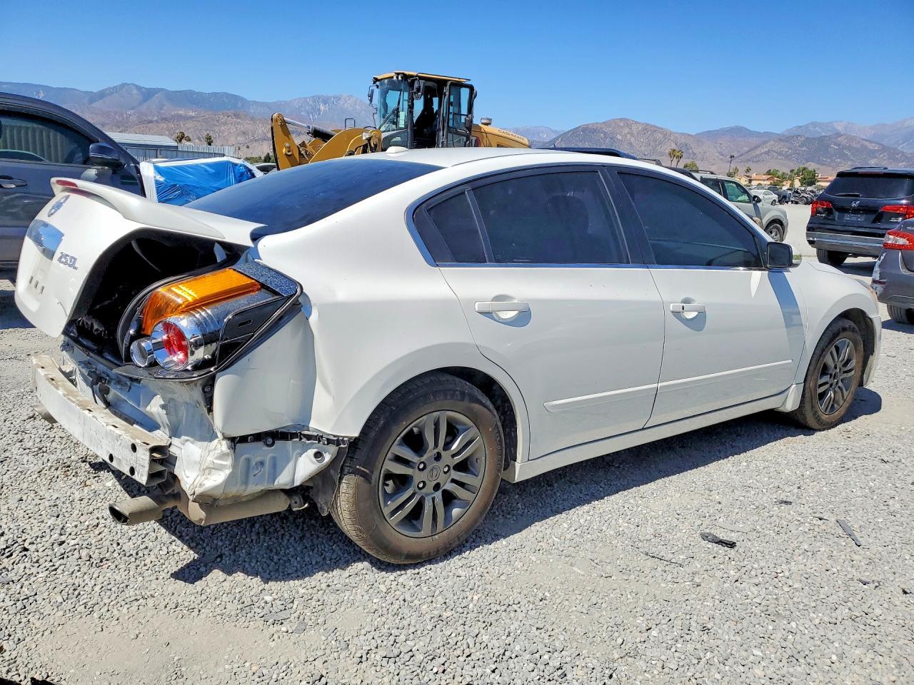 2011 Nissan Altima 2.5 - Фото 3