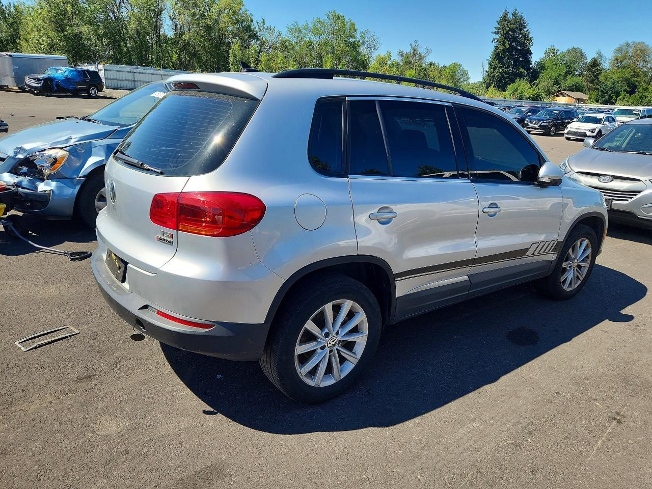 2017 Volkswagen Tiguan S - Image 3