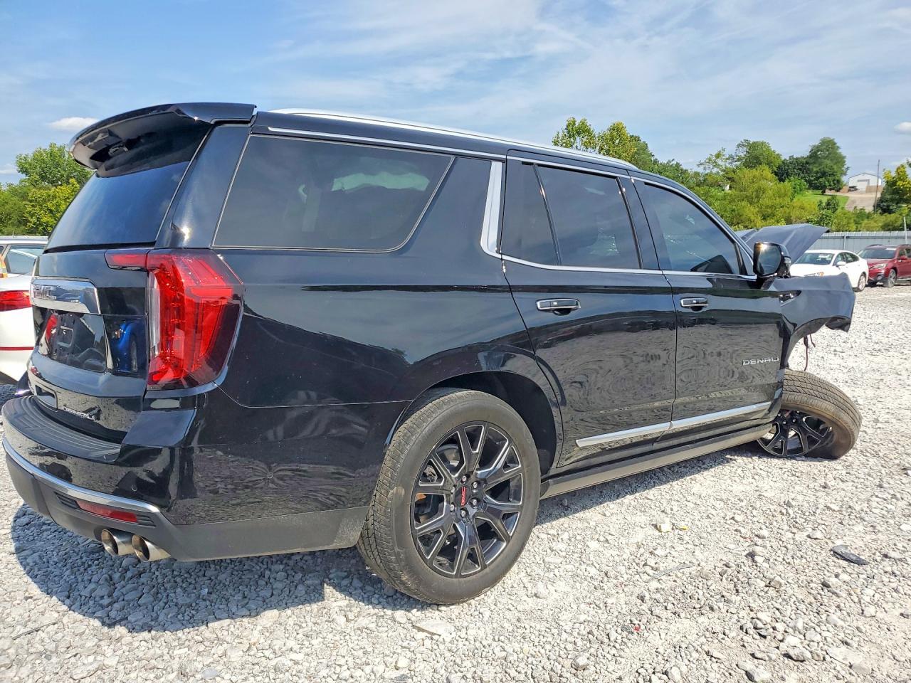 2024 GMC Yukon Denali - Image 3
