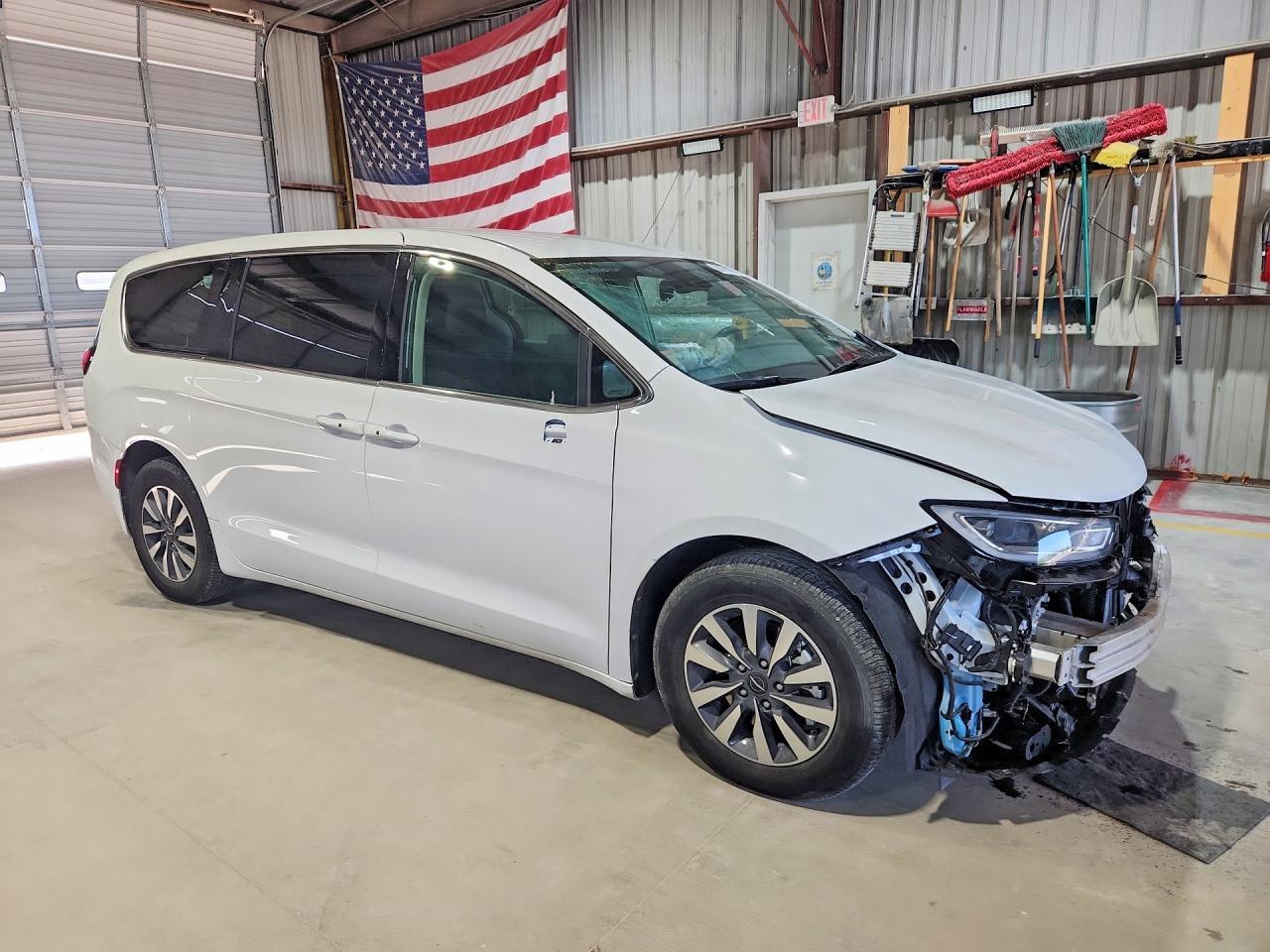2024 Chrysler Pacifica Hybrid Select - Фото 4
