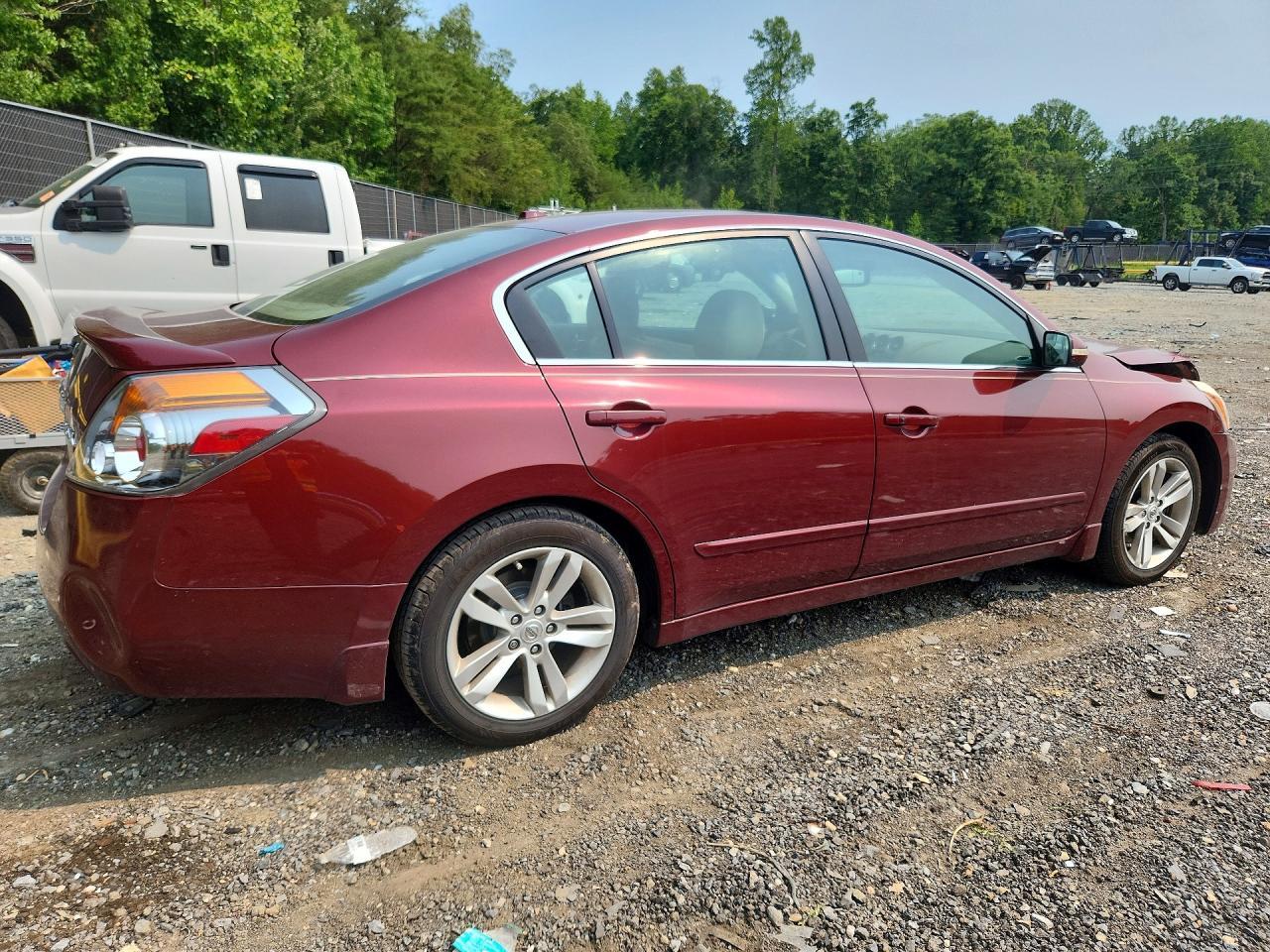 2019 Nissan Altima Sr - Фото 3