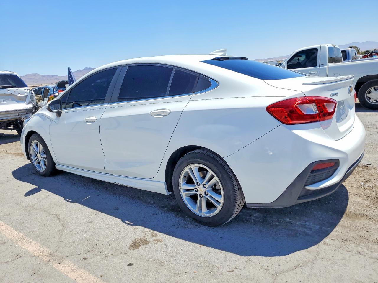 2016 Chevrolet Cruze Lt - Фото 2
