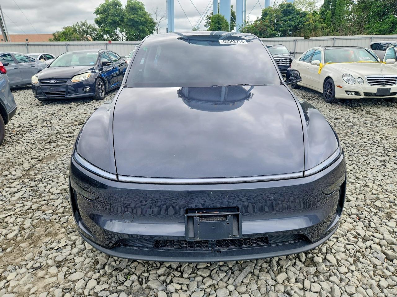 2026 Tesla Model Y - Фото 5