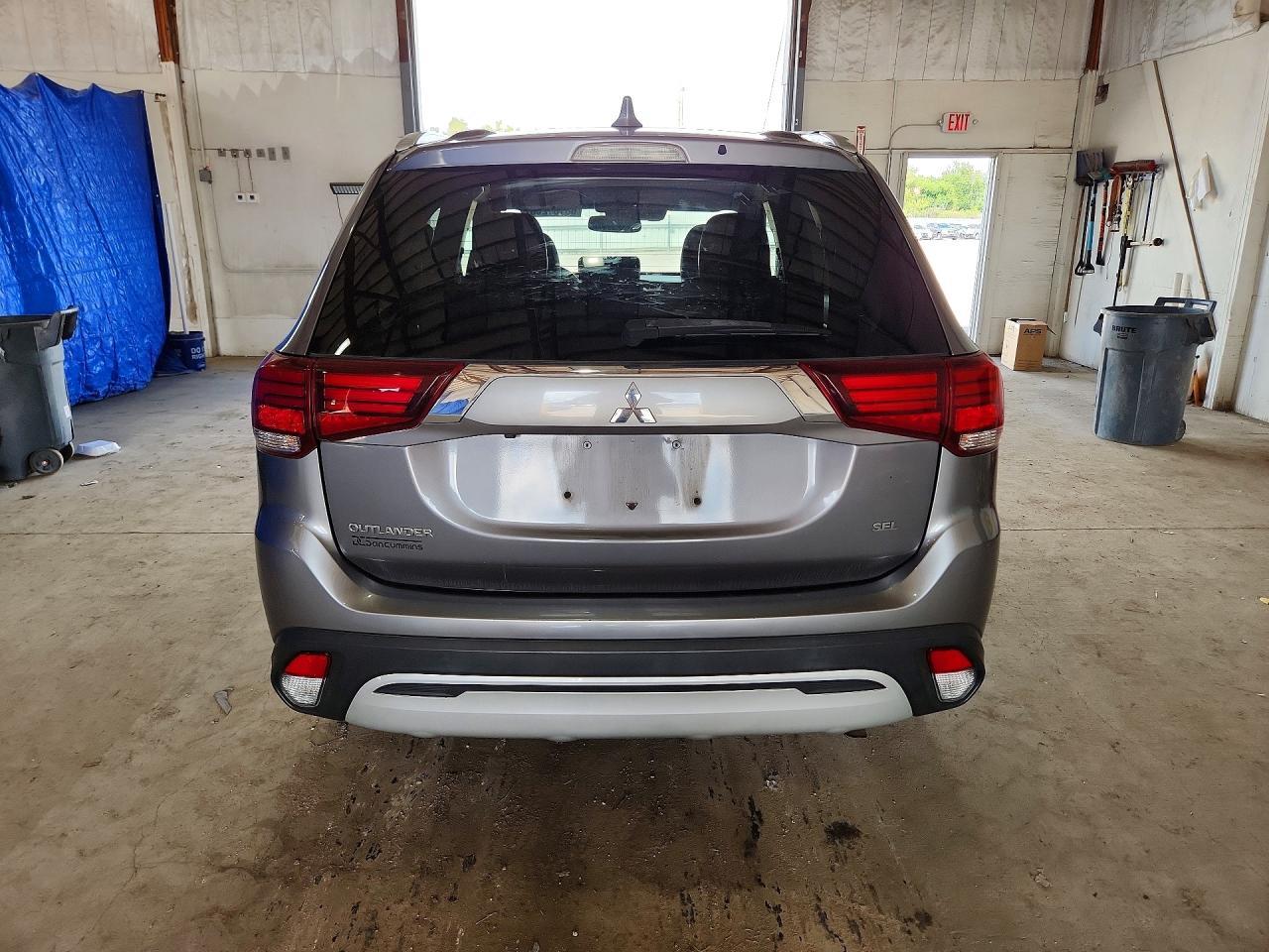 2020 Mitsubishi Outlander Se - Фото 6