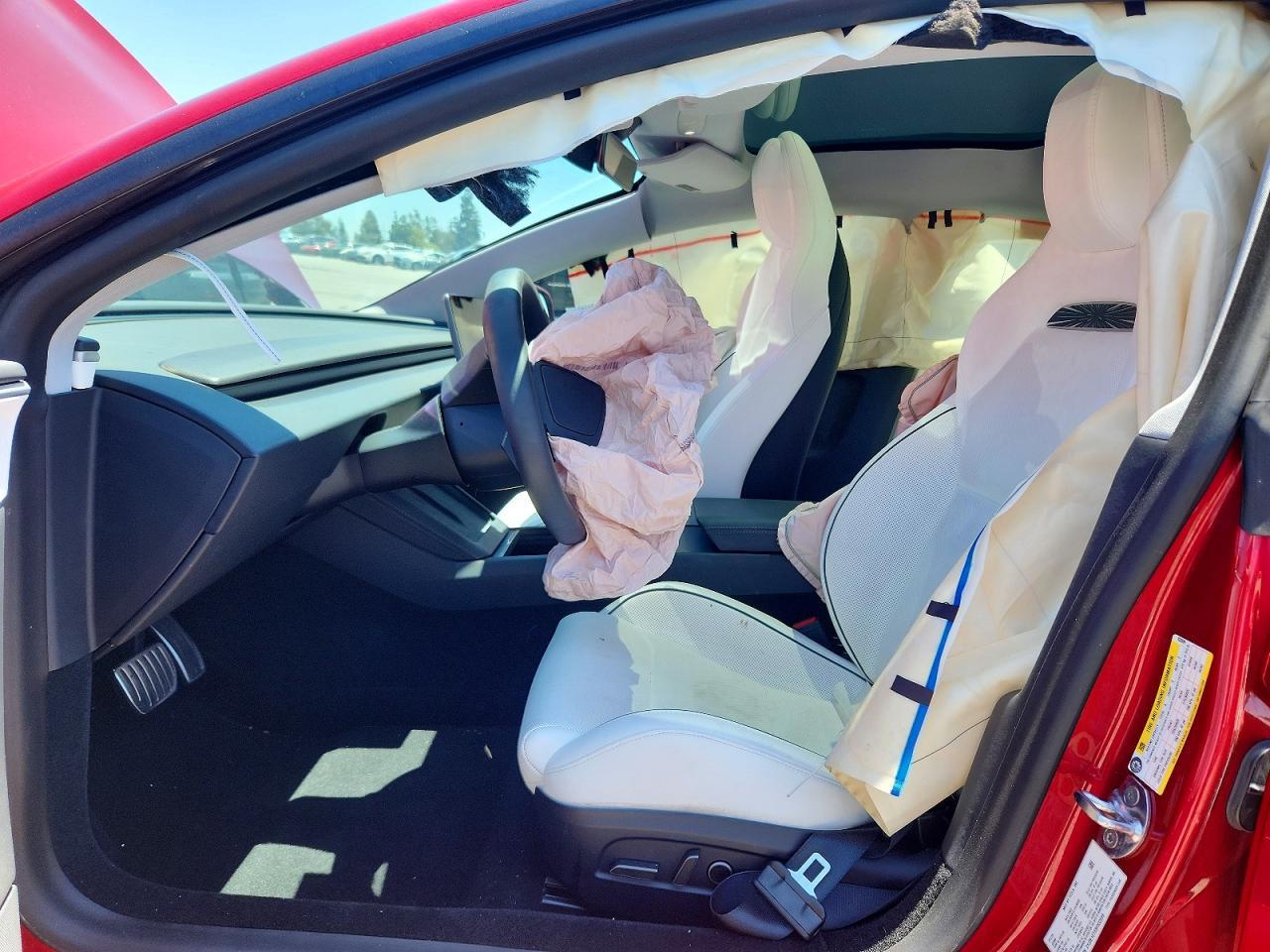 2025 Tesla Model 3 - Image 7