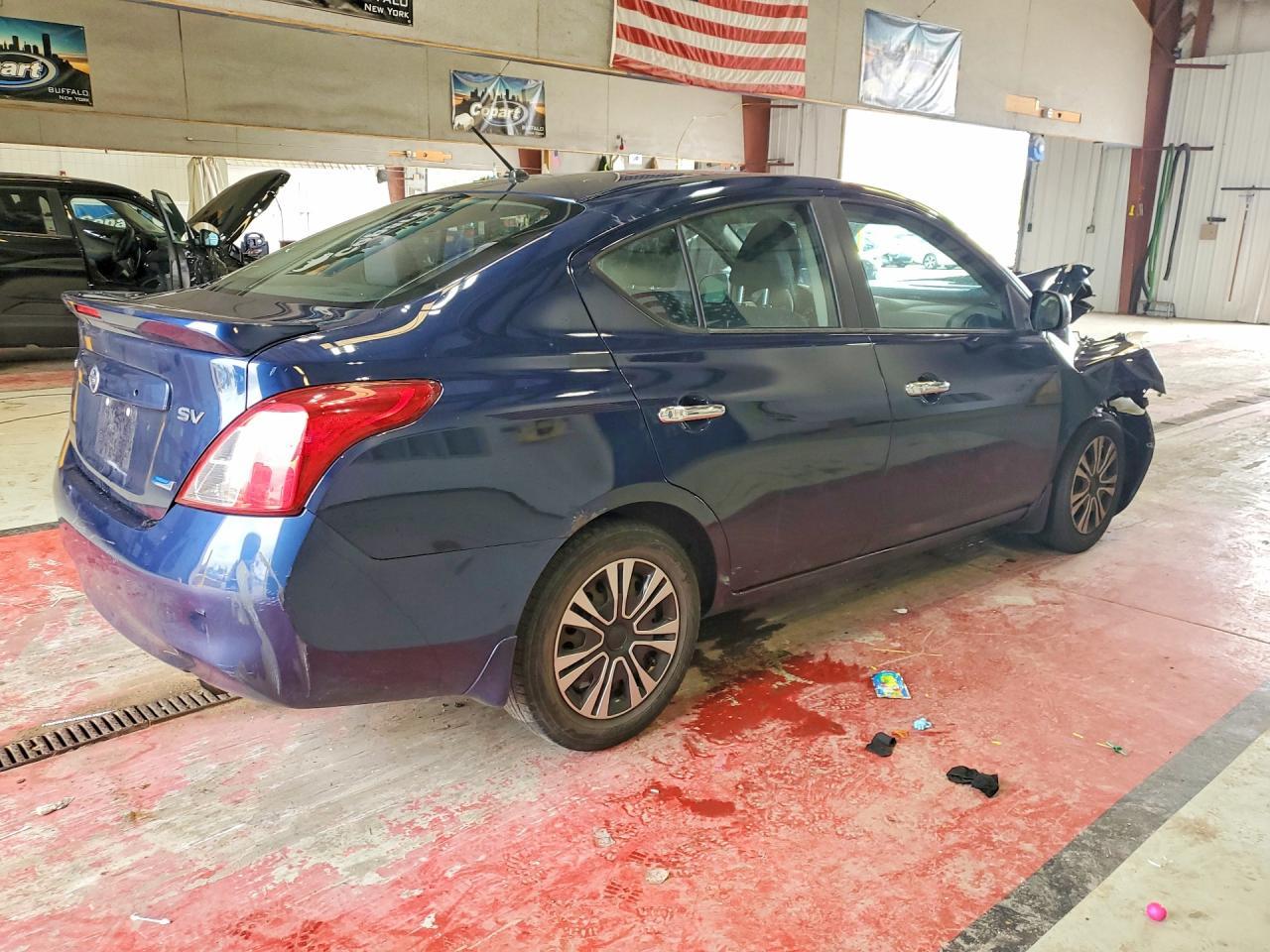 2013 Nissan Versa 1.6 S - Image 3