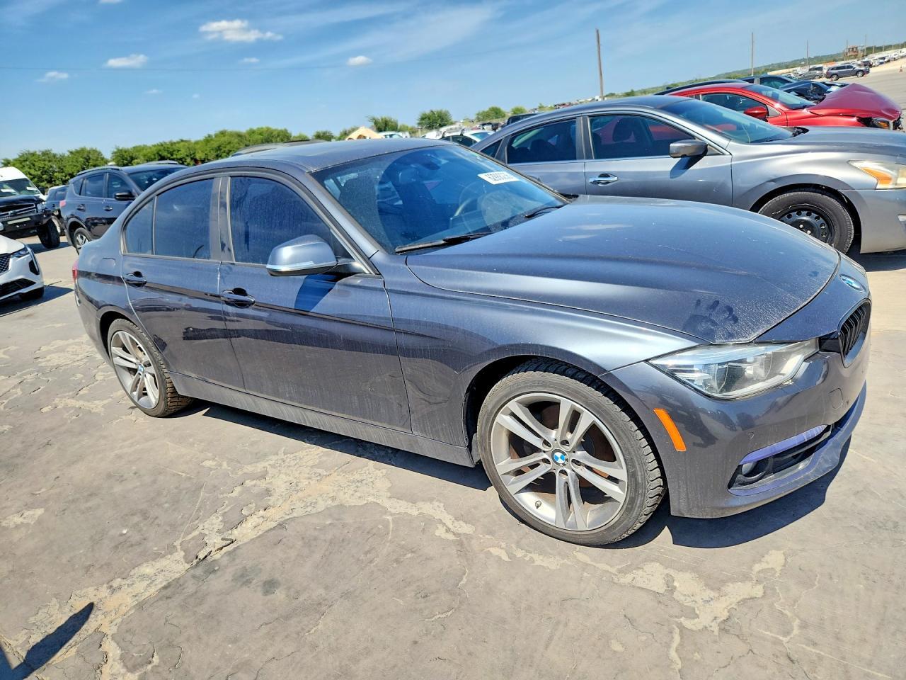 2017 BMW 330 Xi - Image 4