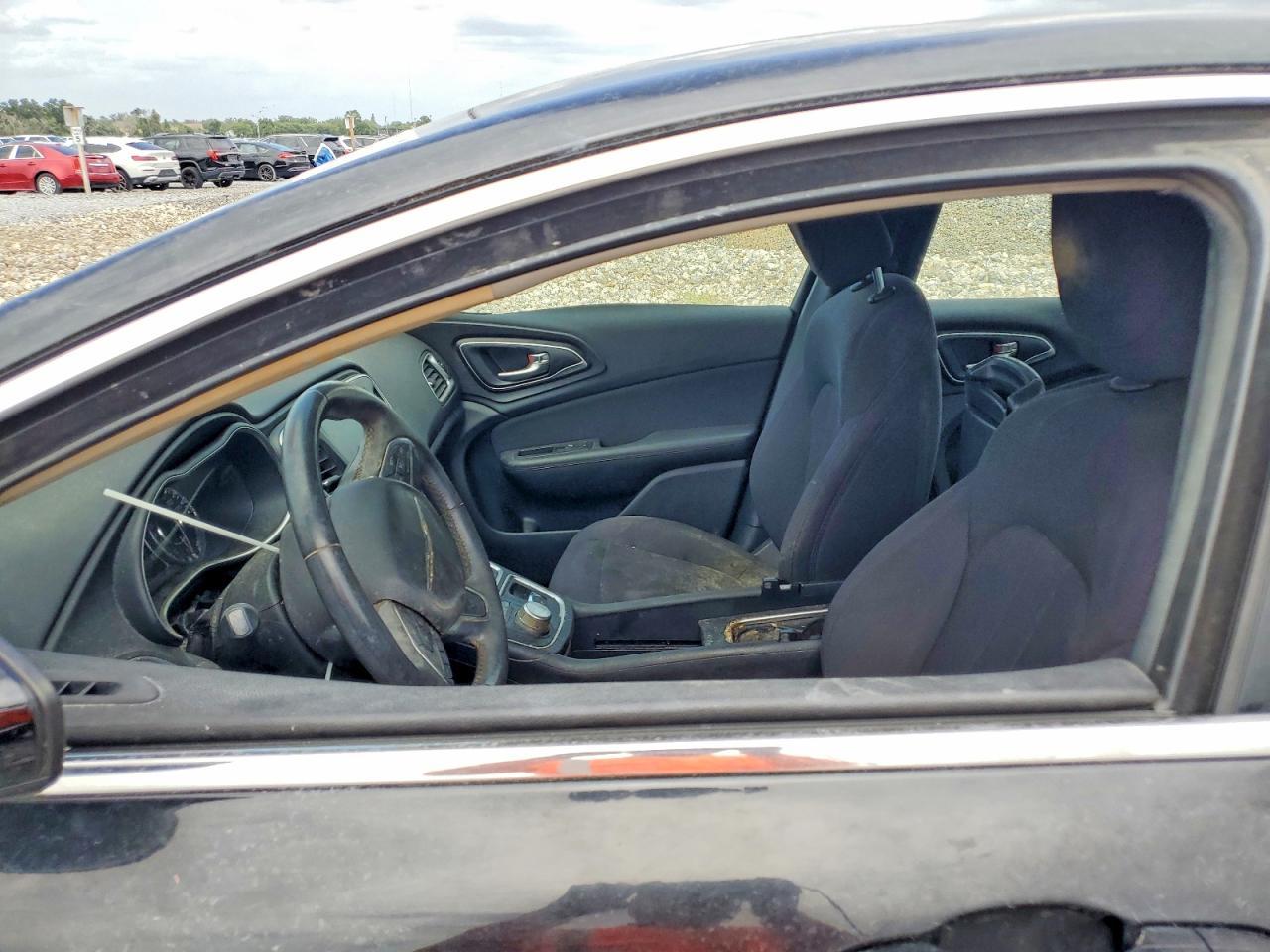 2015 Chrysler 200 Limited - Фото 7