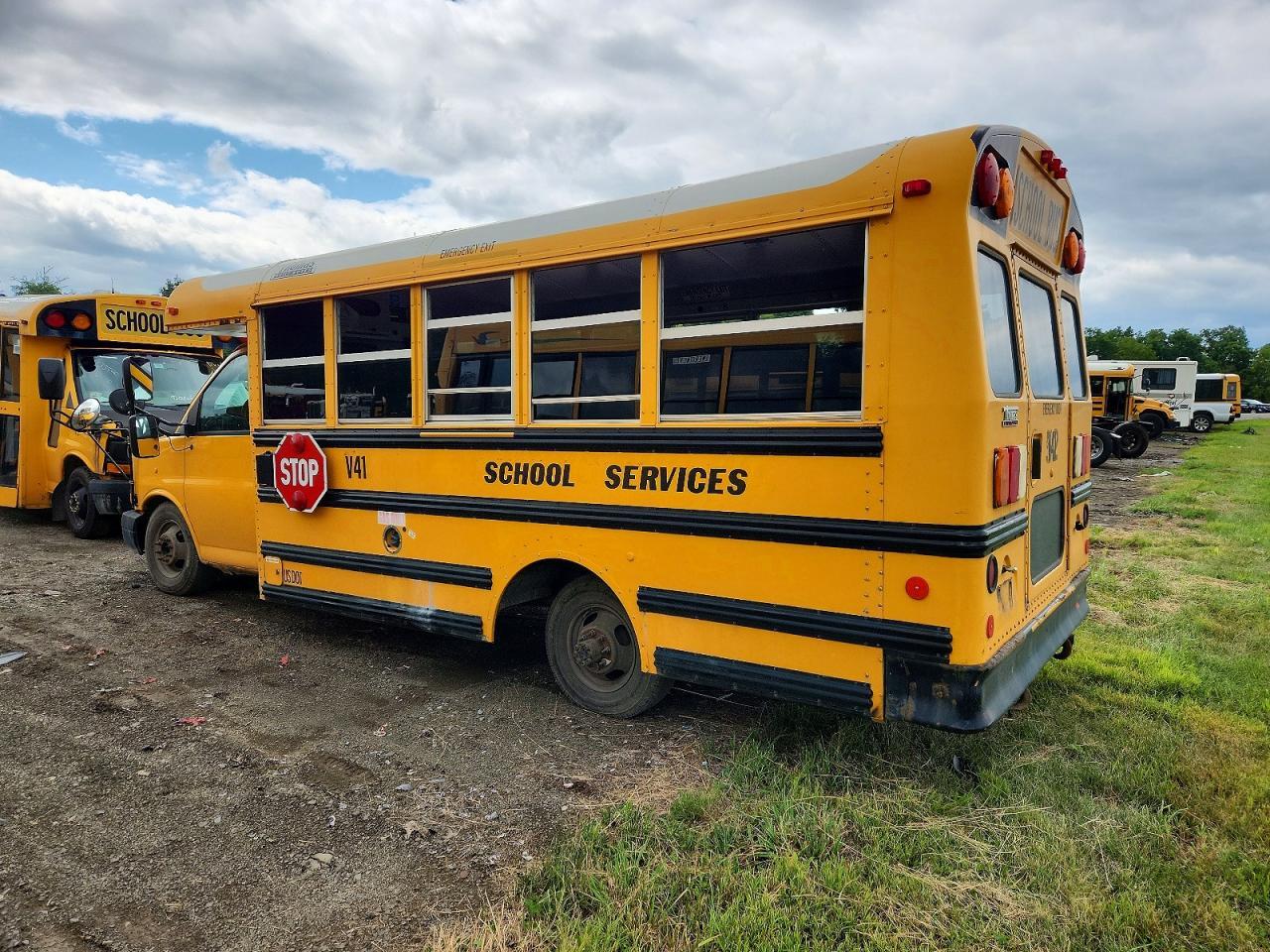 2012 Chevrolet Express School Bus - Фото 3