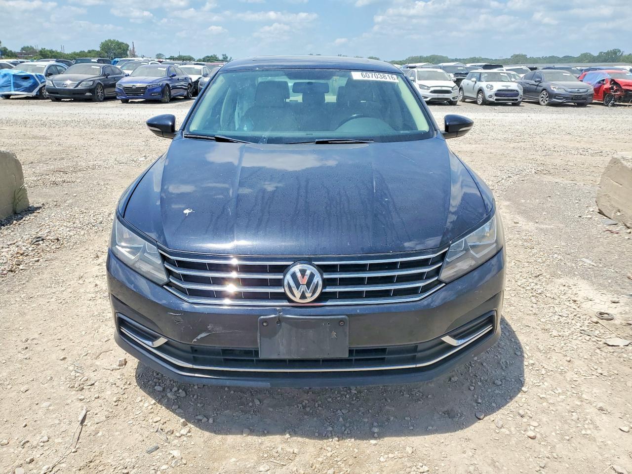 2017 Volkswagen Passat Se - Фото 5