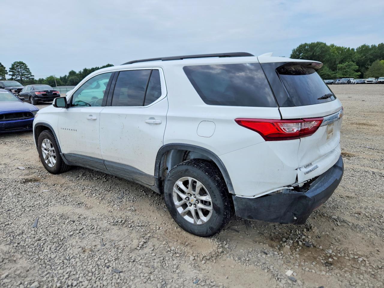 2021 Chevrolet Traverse Lt - Image 2
