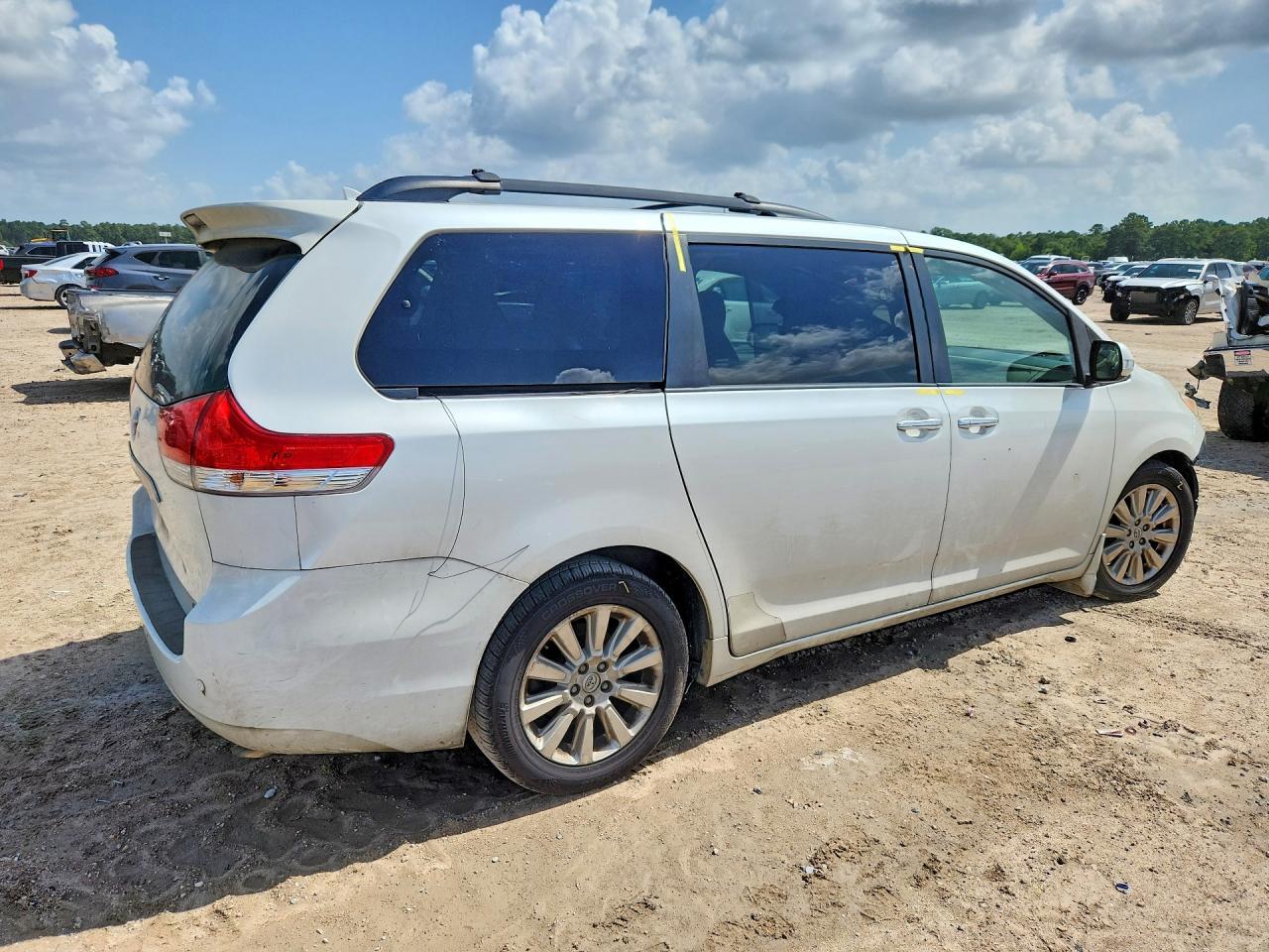 2014 Toyota Sienna Limited 7-Passenger - Фото 3