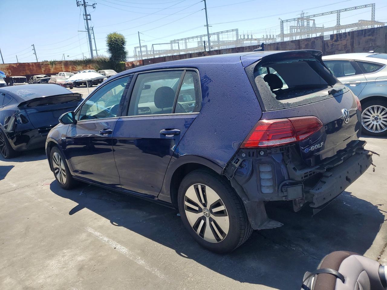 2019 Volkswagen E-Golf Sel Premium - Image 2