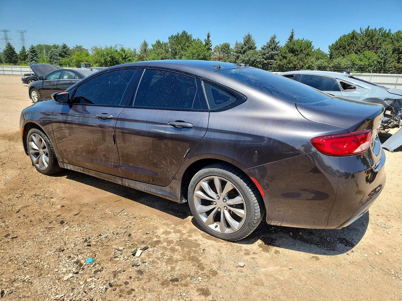 2016 Chrysler 200 S - Фото 2