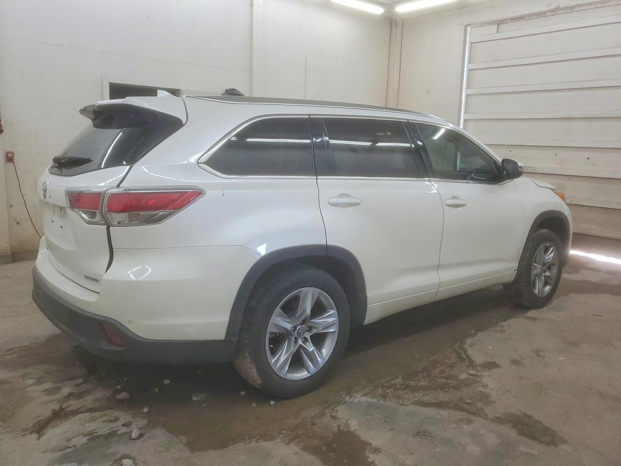 2016 Toyota Highlander Limited - Фото 3