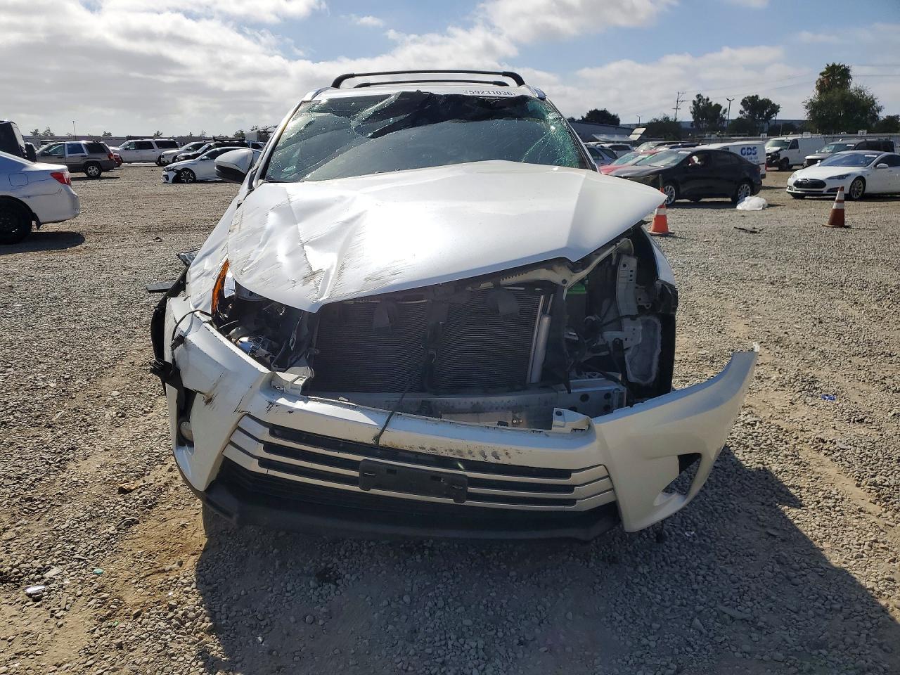 2019 Toyota Highlander Xle - Image 5